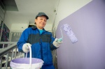 Подъезд в сиреневом цвете